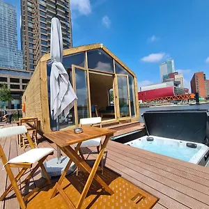 Wikkelboat Nr5 At Floating Rijnhaven Vakantiehuis Rotterdam
